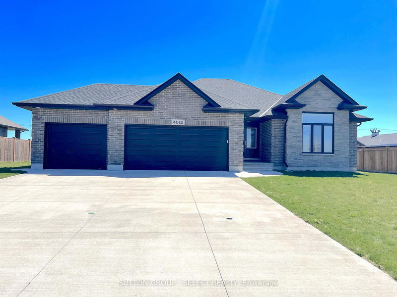4062 Van Bree Dr, Plympton-Wyoming - Plympton Wyoming image-0-0
