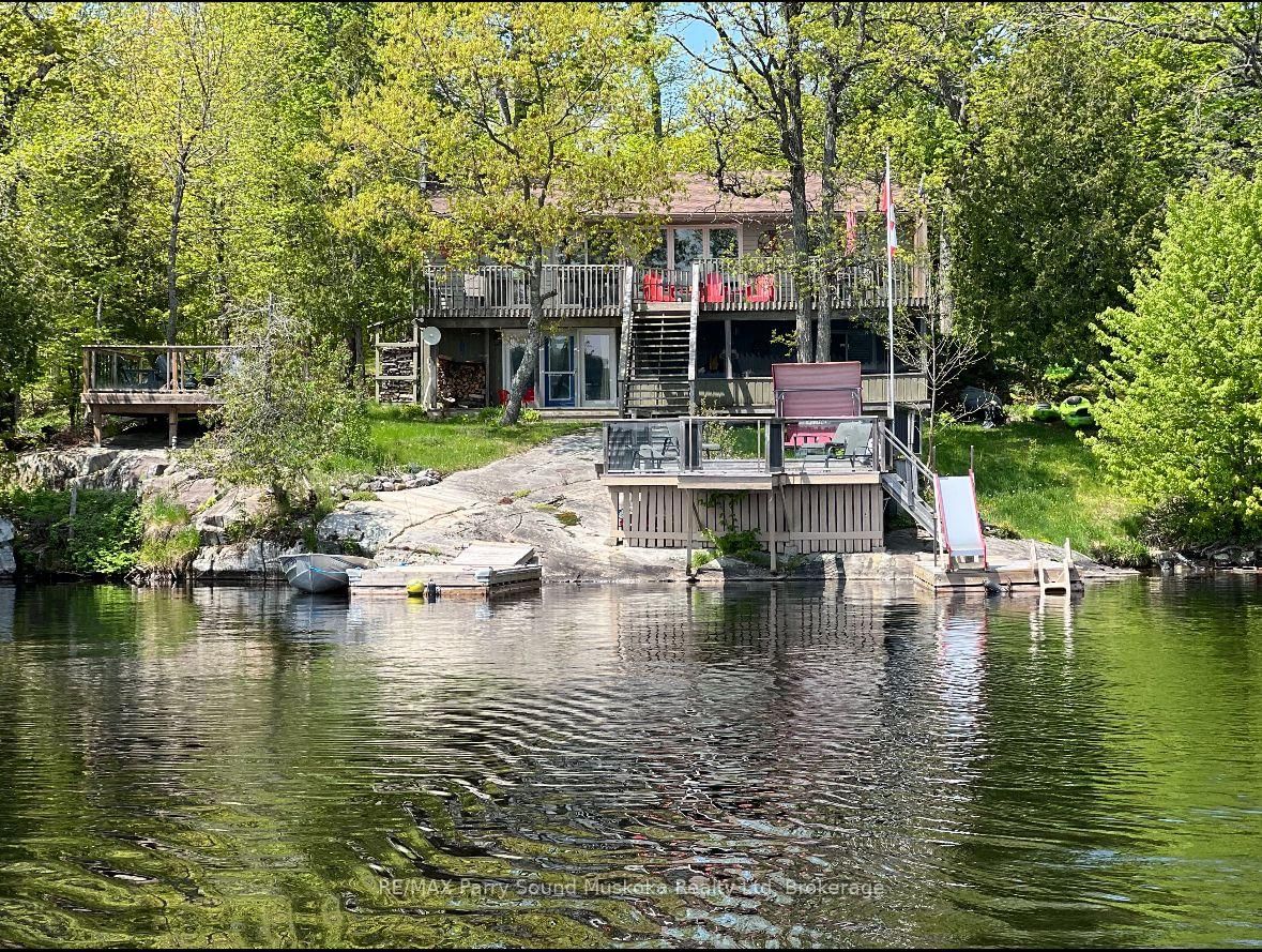 Detached House sold at 115 Manitou Drive, McKellar, McKellar, P2A 0B4 - MLS: X12110239