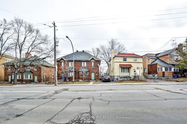 923-949 Bronson Avenue