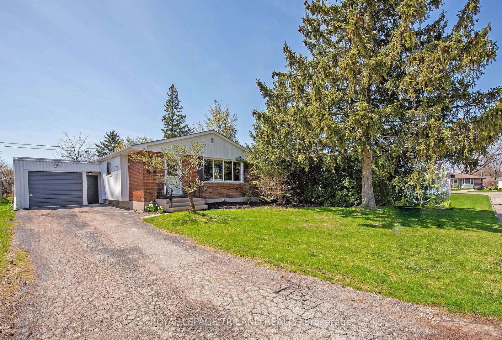 Detached House for sale at 24 Dunwich Drive, St. Thomas, SE, N5R 4T9 - MLS: X12110407