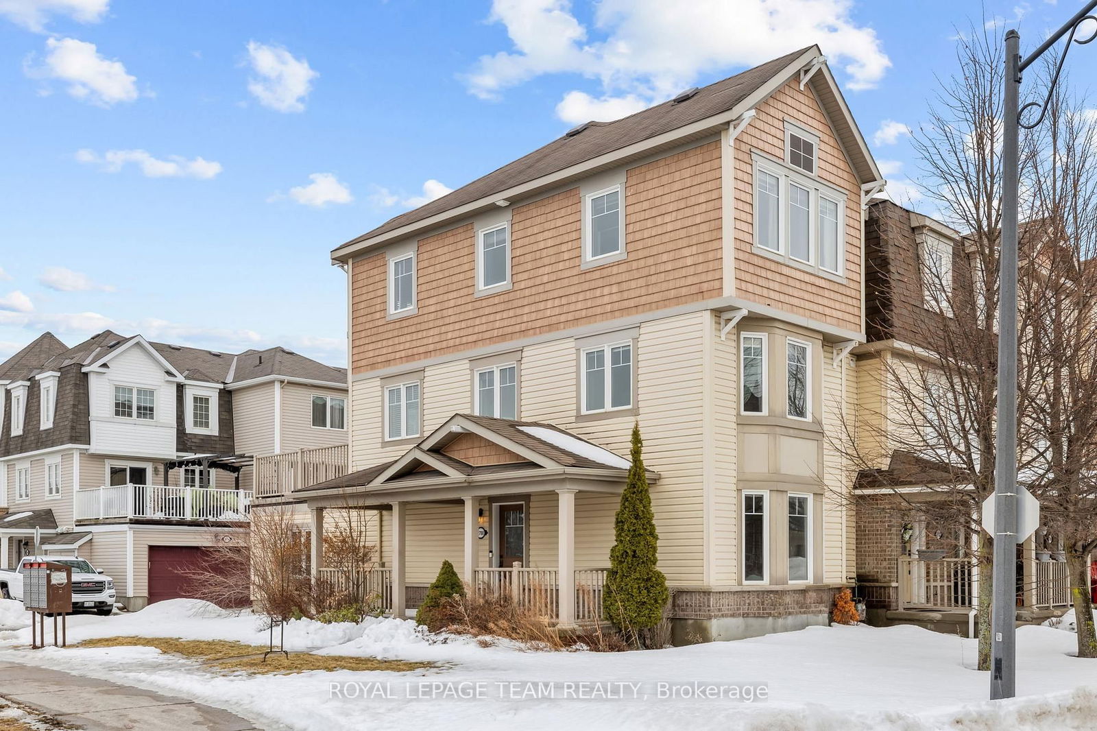 Townhouse for sale at 2700 Grand Canal Street, Ottawa, Barrhaven - Half Moon Bay, K2J 0R9 - MLS: X12110489