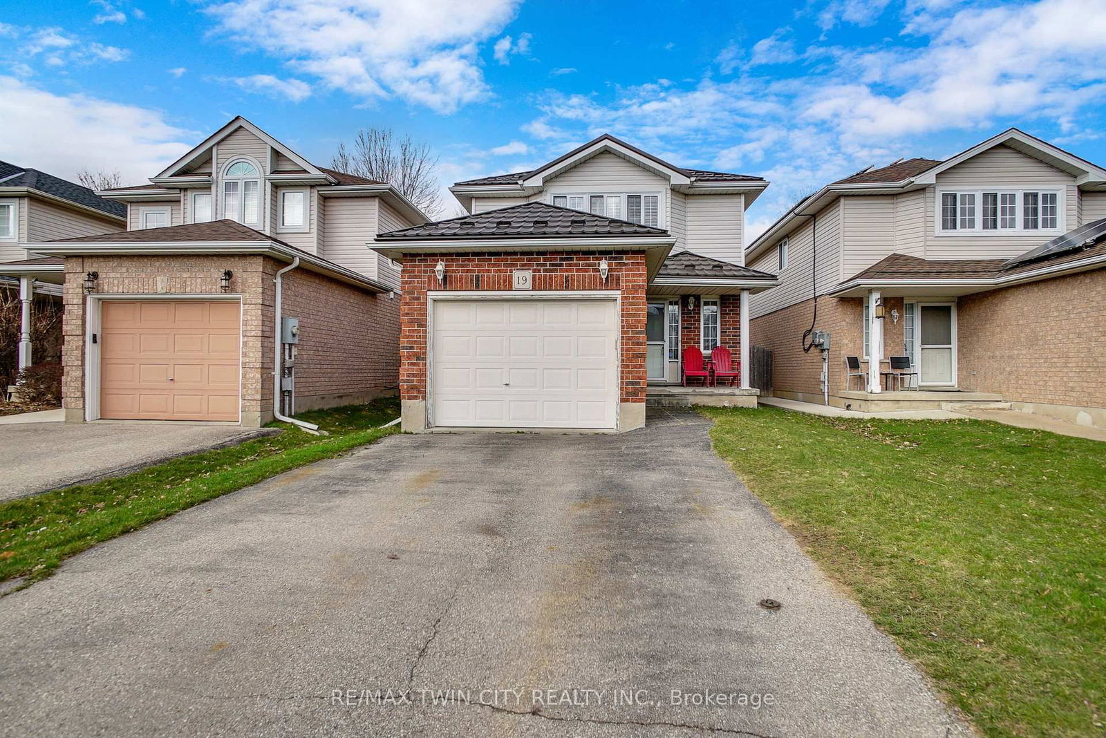 Detached House for sale at 19 Haskell Road, Cambridge, N1P 1E3 - MLS: X12110508