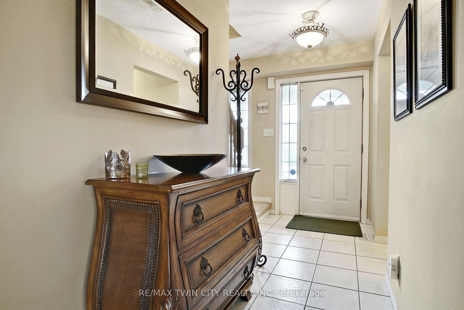 Detached House for sale at 19 Haskell Road, Cambridge, N1P 1E3 - MLS: X12110508