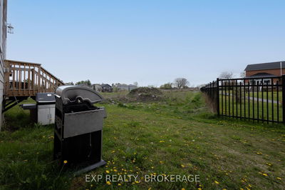 16 Park Cres, Loyalist - Amherstview image-0-3