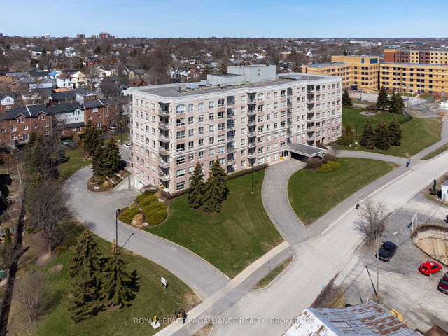 205 - 350 Wellington Street