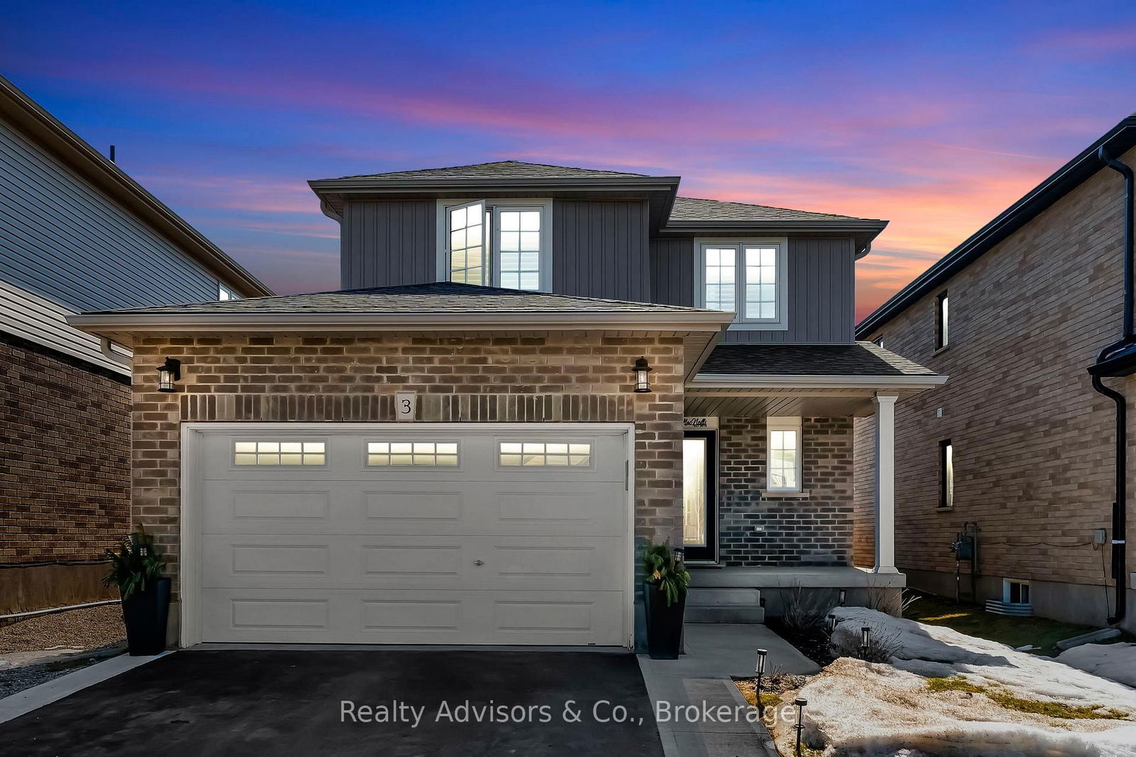 Detached House for sale at 3 Crawford Place, Brant, Paris, N3L 0A6 - MLS: X12110604