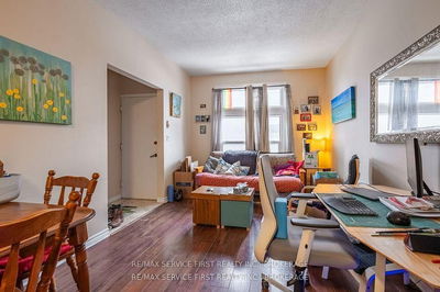 240 Wellington St, Kingston - East of Sir John A. Blvd image-0-3