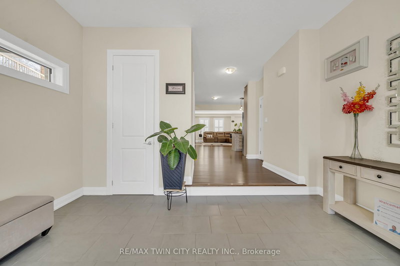 285 Sedgewood St, Kitchener, N2P 0G6 | Image 2