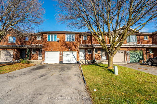85 Royalvista Drive