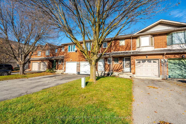 85 Royalvista Drive