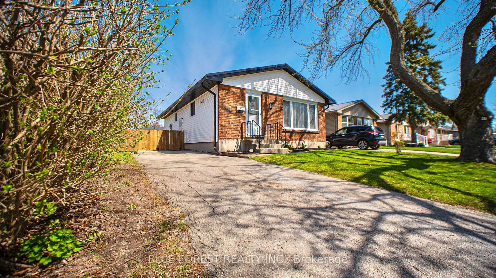 Detached House for sale at 47 Piers Crescent, London South, South X, N6E 1Z1 - MLS: X12110959