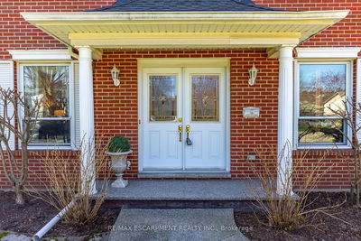 158 Marigold Crt, Hamilton - Ancaster image-0-1