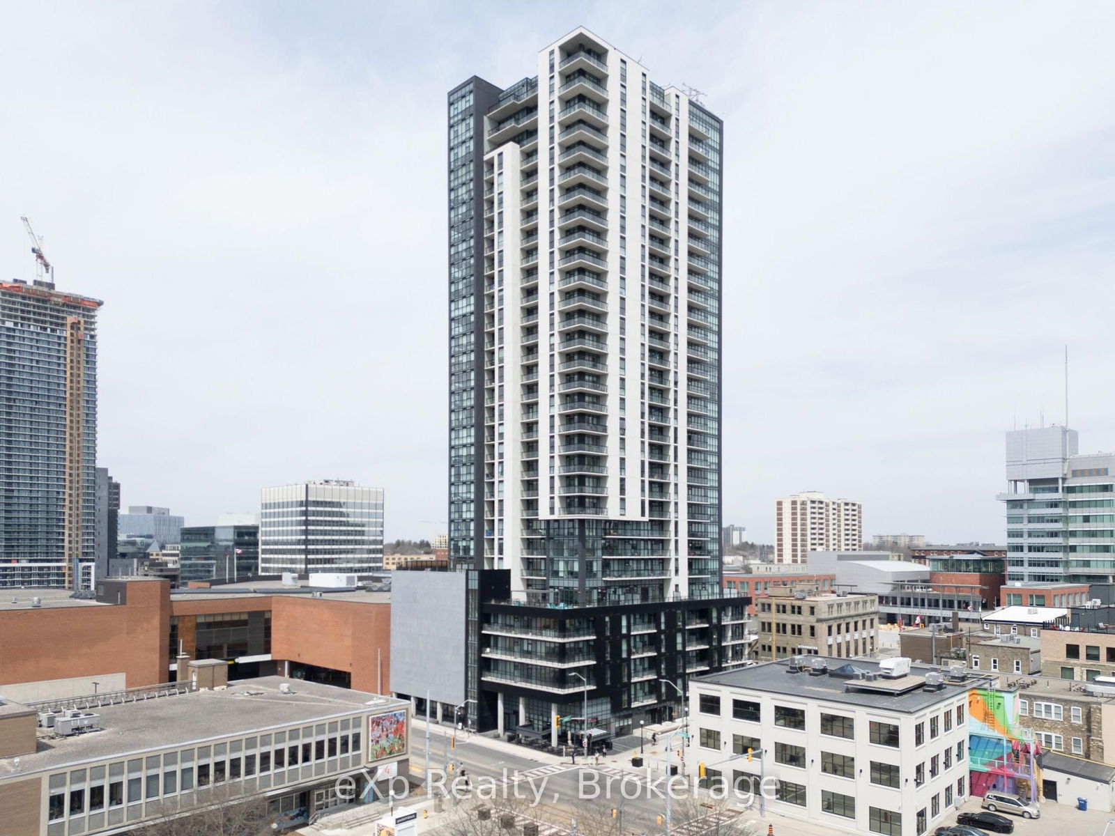 Condo for sale at 1703-60 Charles Street, Kitchener, N2G 0C9 - MLS: X12111394