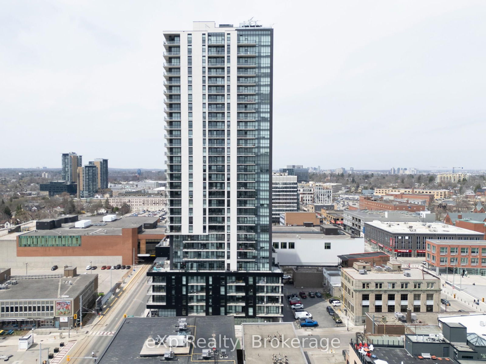 Condo for sale at 1703-60 Charles Street, Kitchener, N2G 0C9 - MLS: X12111394