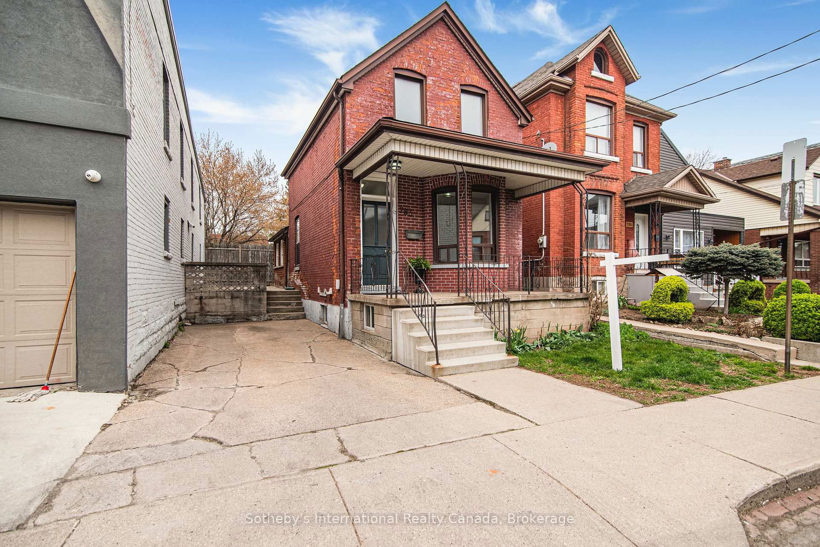 Detached House for sale at 283 Emerald Street, Hamilton, Beasley, L8L 5L2 - MLS: X12111415