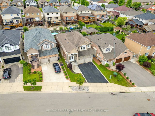 52 Arrowhead Drive