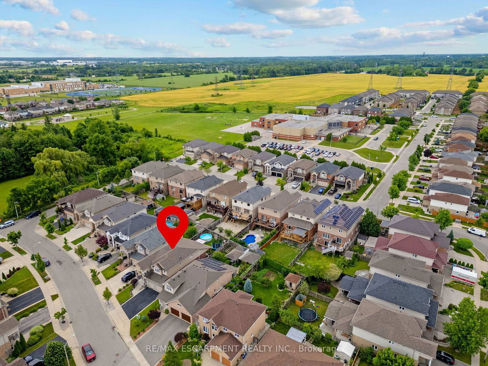 Detached House for sale at 52 Arrowhead Drive, Hamilton, Chappel, L8W 3X2 - MLS: X12111493