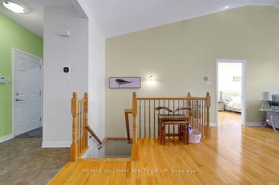 46 Chapelier Private, Orleans - Queenswood Heights South image-0-3