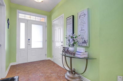 46 Chapelier Private, Orleans - Queenswood Heights South image-0-4