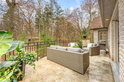 10216 Parkside Cres, Lambton Shores - Grand Bend image-0-2