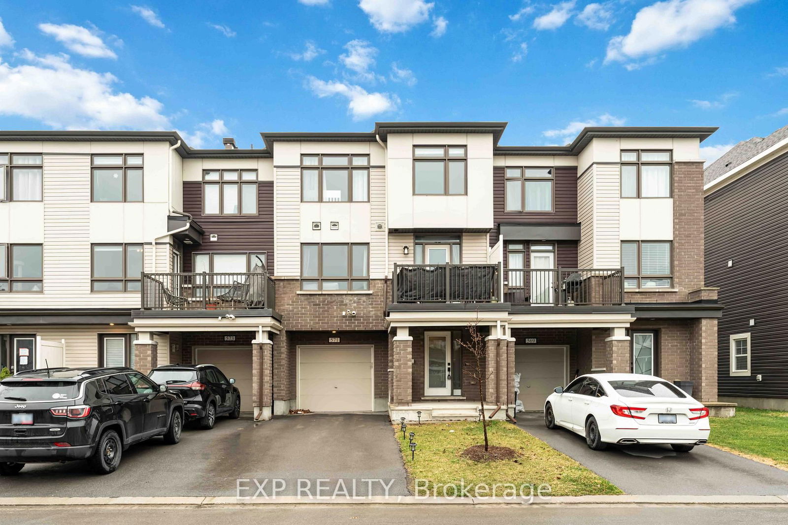 Townhouse for sale at 571 Roundleaf Way, Ottawa, Kanata - Emerald Meadows/Trailwest, K2V 0K2 - MLS: X12111790