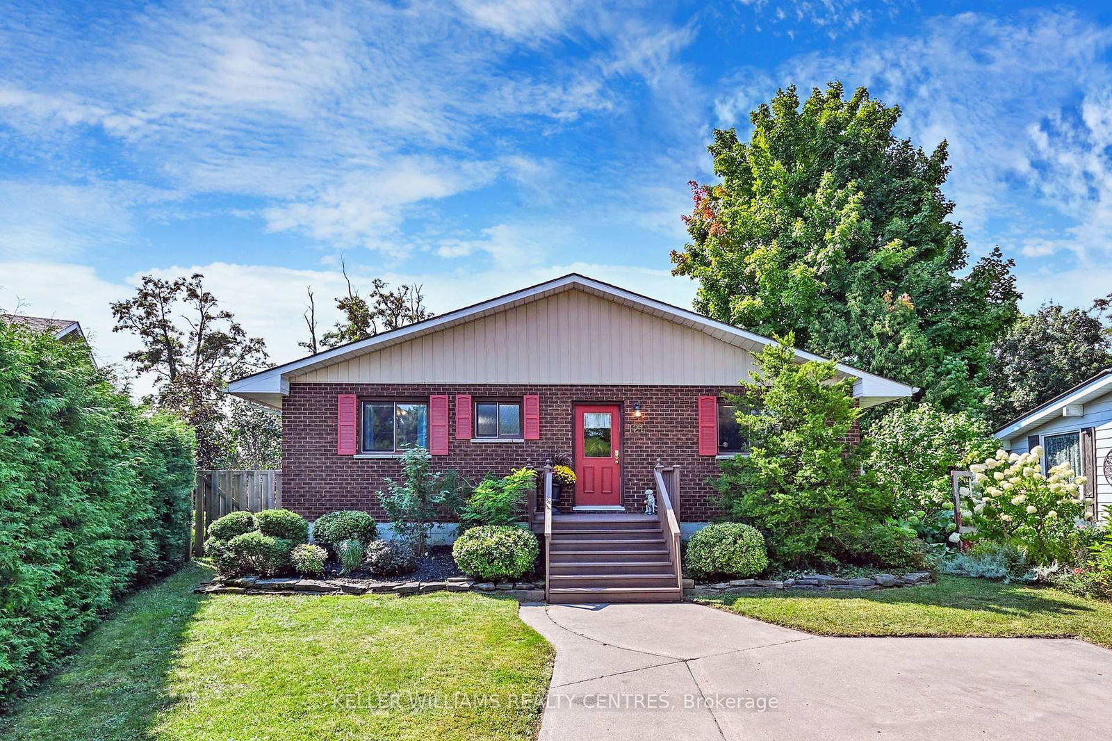 Detached House for sale at 121 Queen Street, Kawartha Lakes, Fenelon Falls, K0M 1N0 - MLS: X12111851