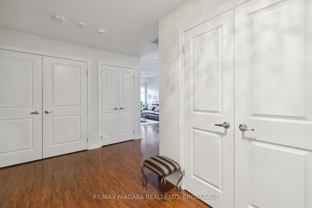 221 - 4644 PETTIT Avenue