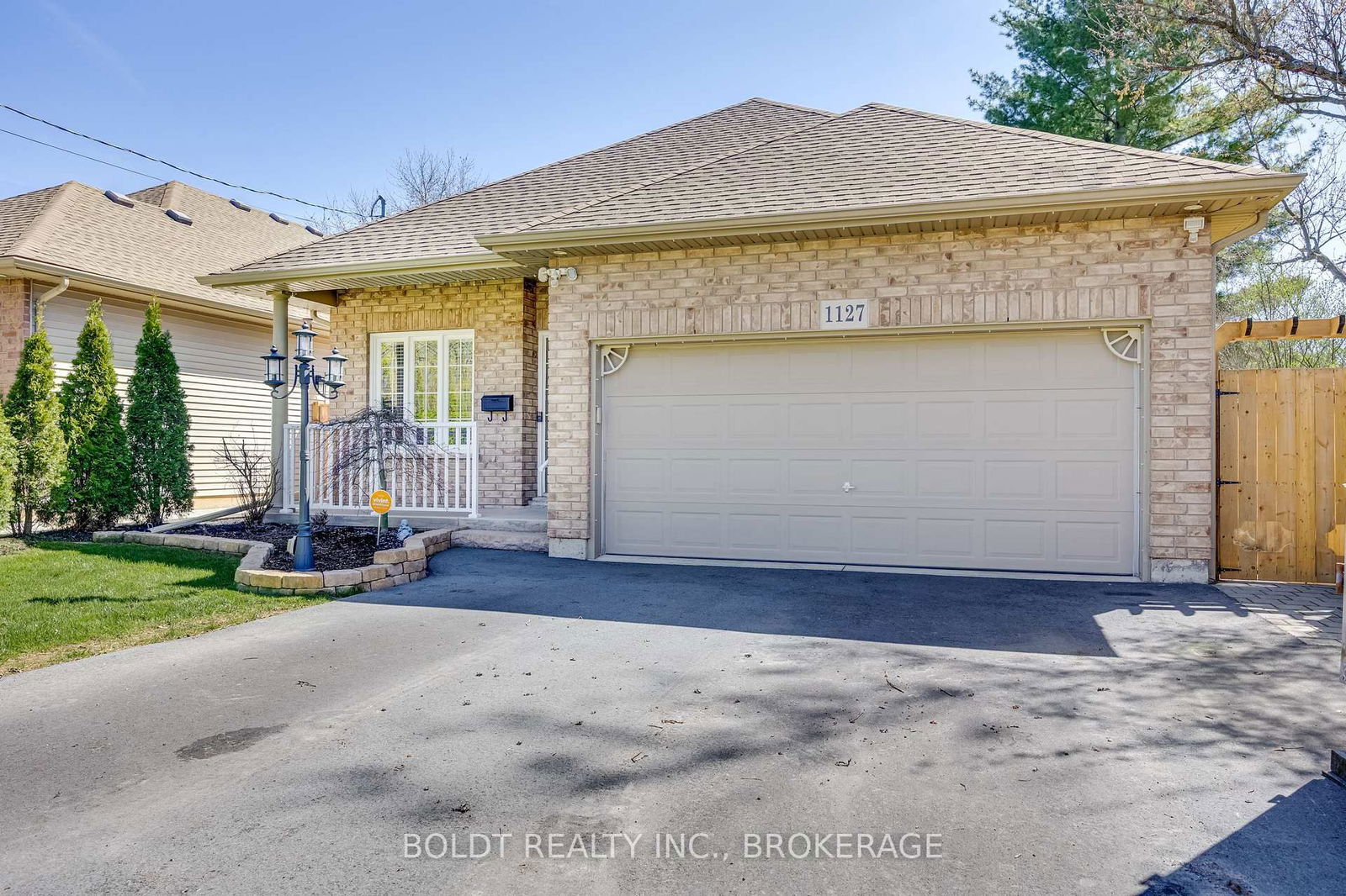 Detached House for sale at 1127 Pelham Street, Pelham, Fonthill, L3C 3E4 - MLS: X12111866