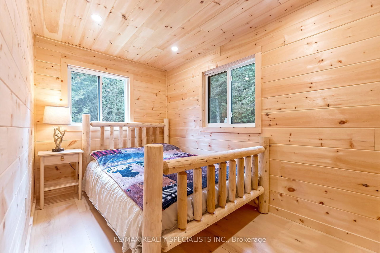 Listing Image 12