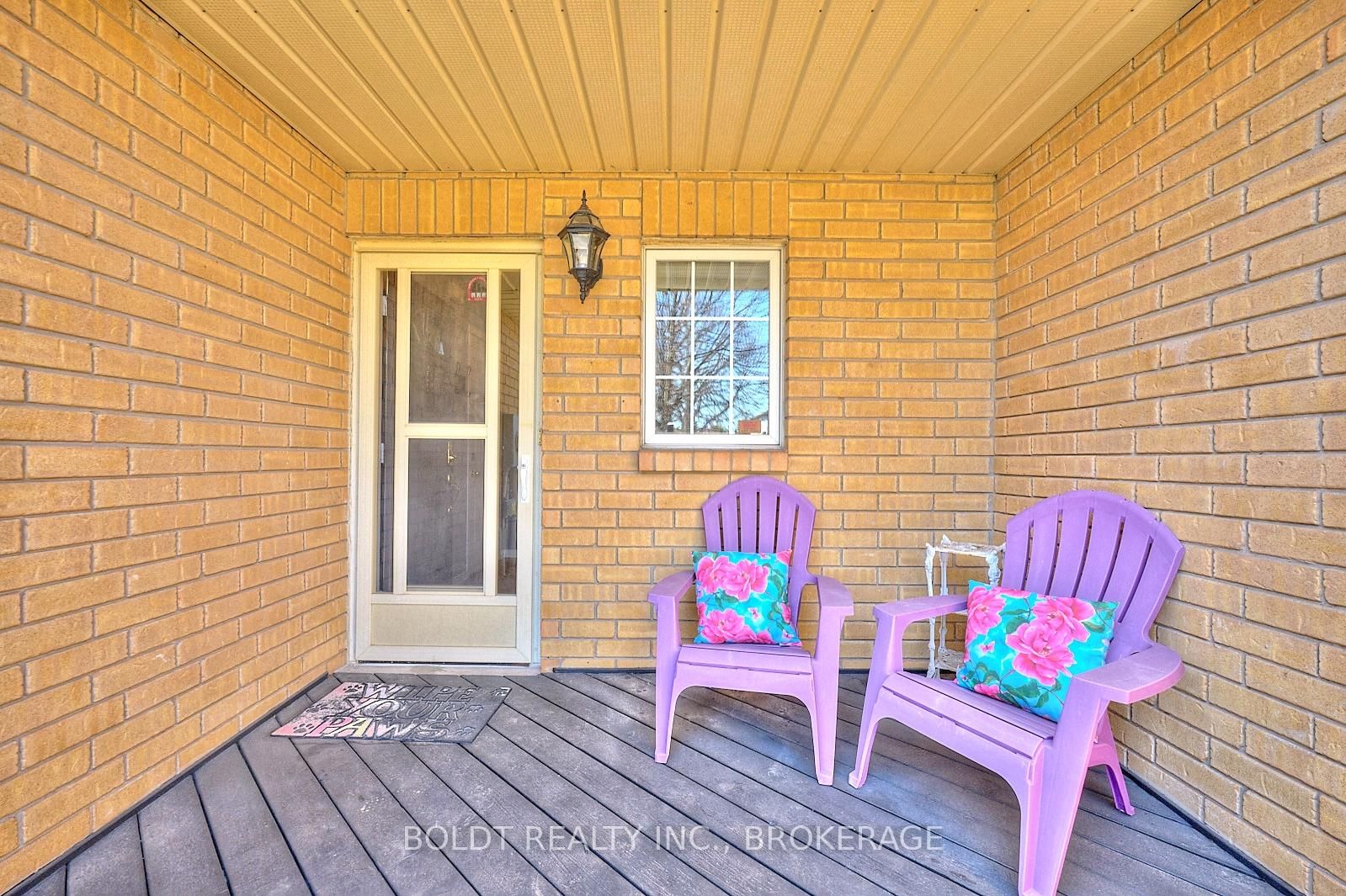 Semi-Detached House for sale at 184 Dorothy Street, St. Catharines, Lakeport, L2N 7R4 - MLS: X12111911