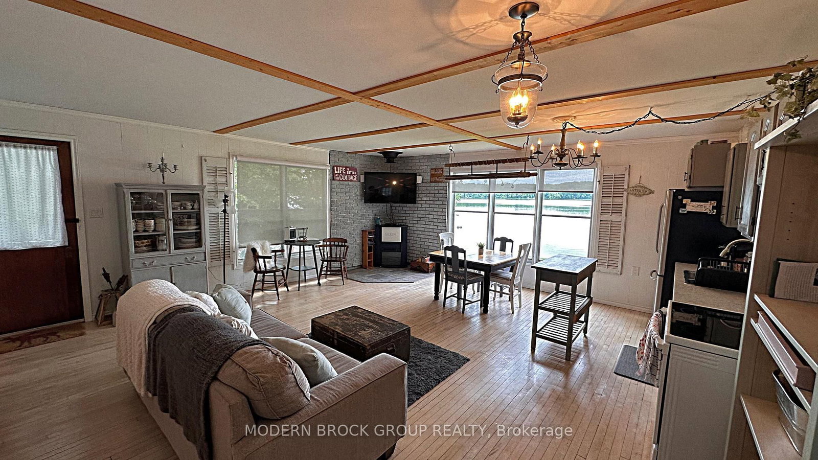 Listing Image 5