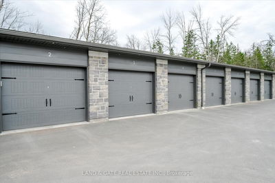 Unit Garage #3 — 19 Hampton Lane, Selwyn - Selwyn image-0-1