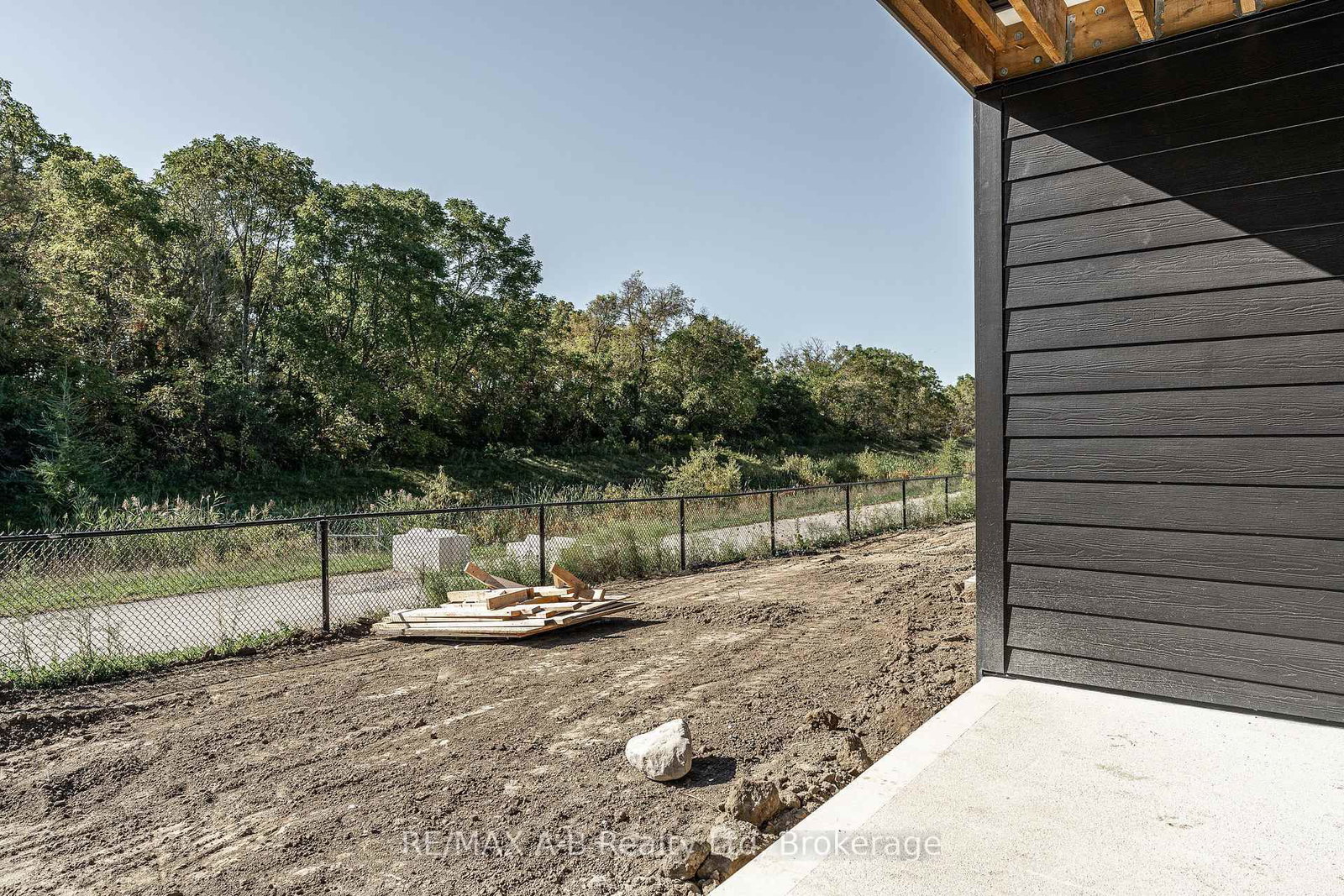 144 Hooper Street • St. Marys, ON photo 35