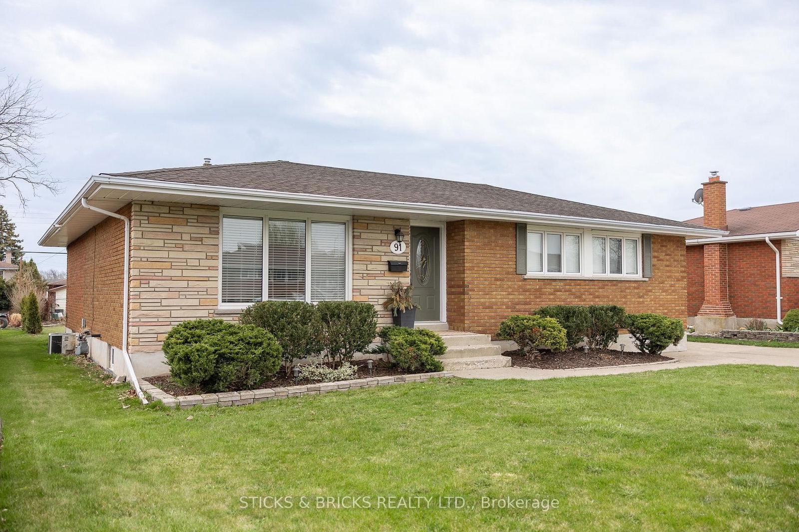 Detached House for sale at 91 Elgin Street, Thorold, Thorold Downtown, L2V 3B8 - MLS: X12112052