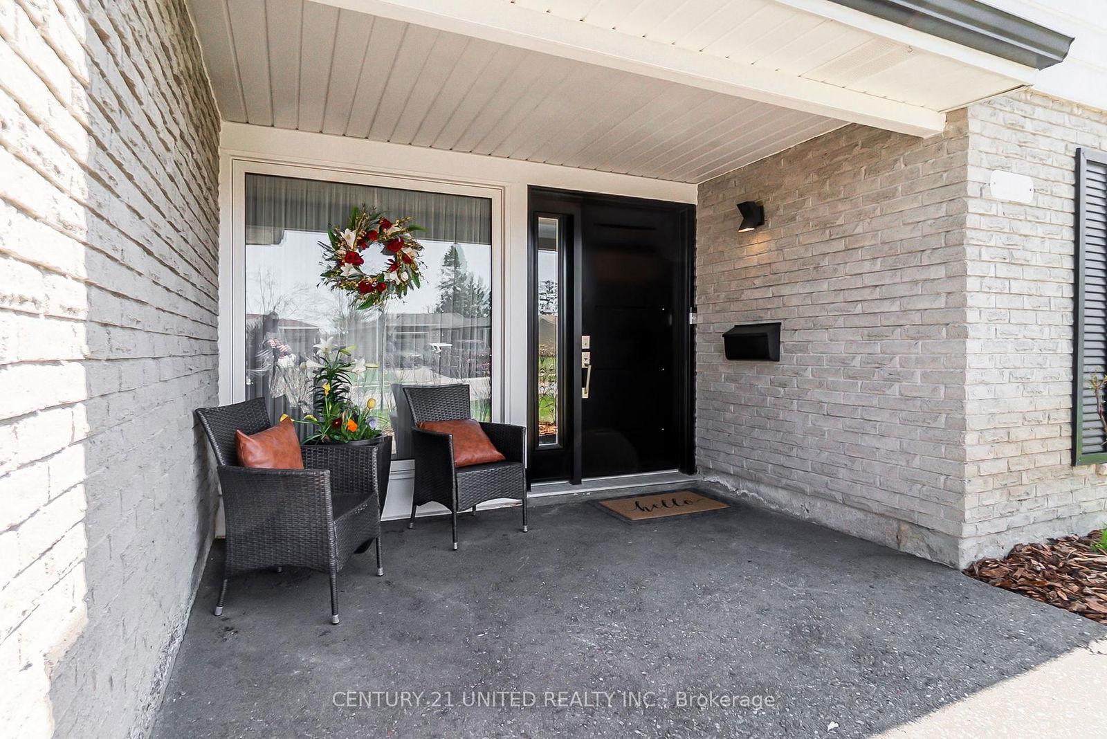 Detached House for sale at 2120 Meadowview Road, Peterborough East, 4 South, K9L 1S4 - MLS: X12112166