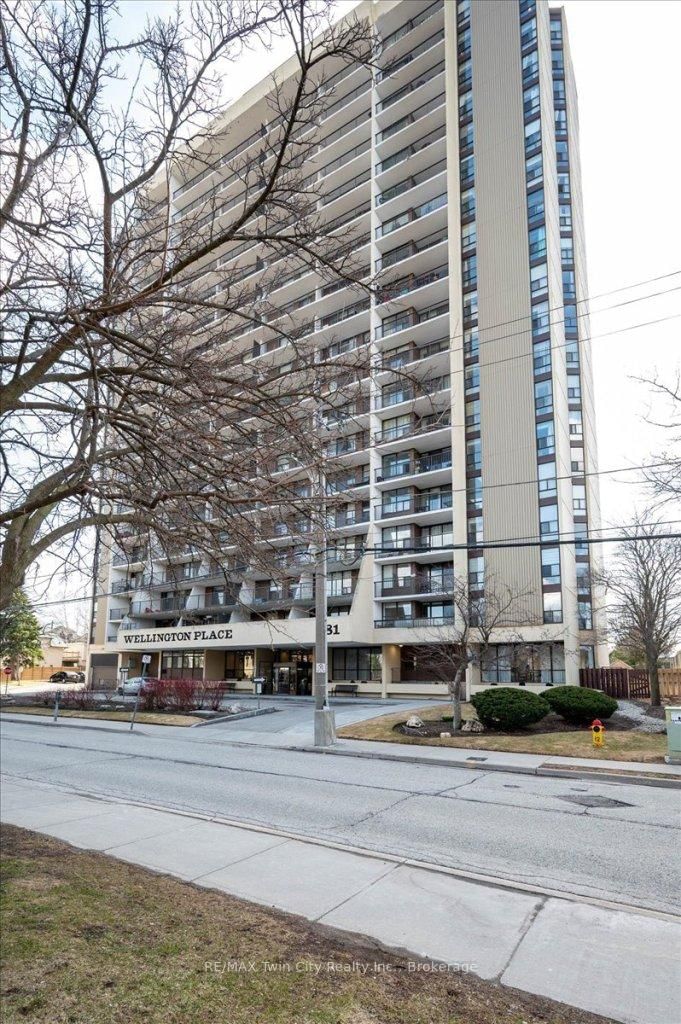 Condo for sale at 1307-81 Church Street, Kitchener, N2G 4M1 - MLS: X12112285