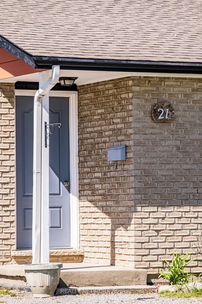 21 Tupper Dr, Thorold - Confederation Heights image-0-2