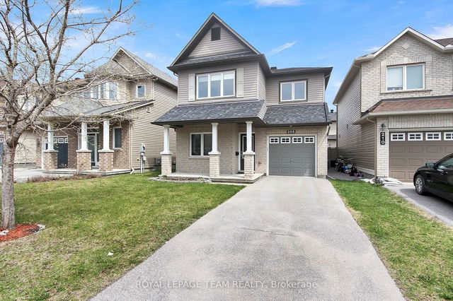 208 Mission Trail Crescent