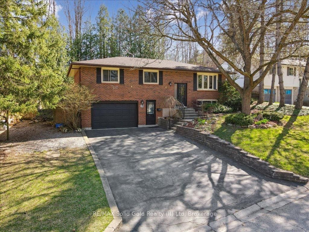 Detached House for sale at 39 Gordon Street, Cambridge, N1S 4K7 - MLS: X12112785