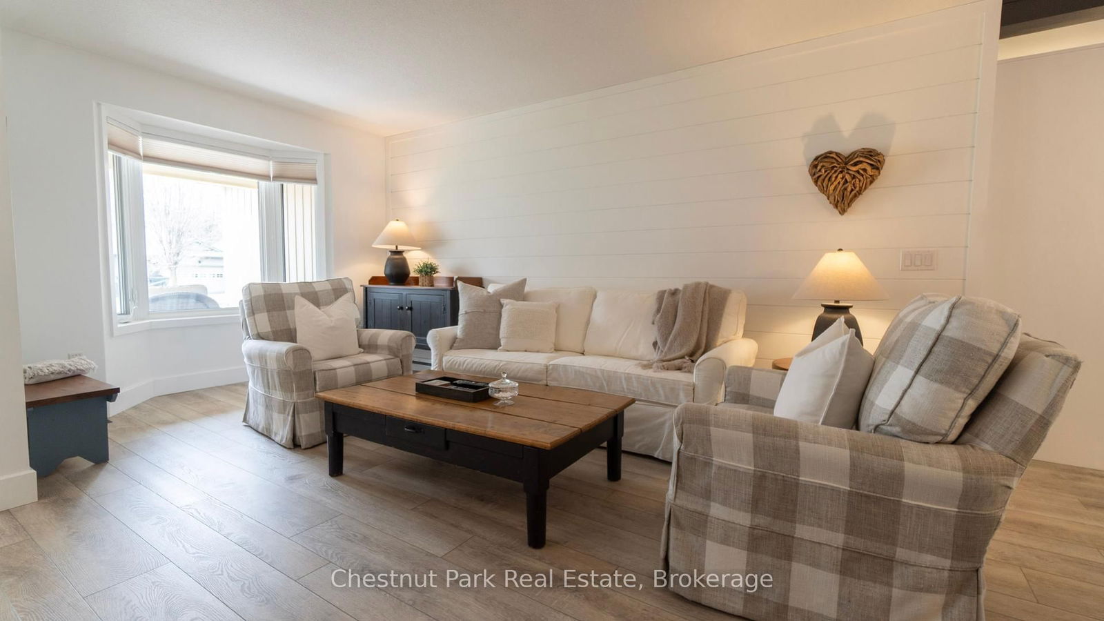 Detached House sold at 100 Hedgewood Lane, Gravenhurst, Muskoka (S), P1P 1Z4 - MLS: X12112825