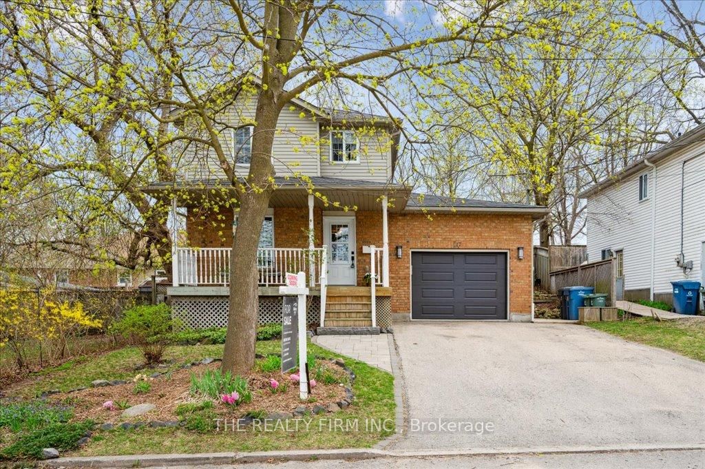 Detached House for sale at 17 Cassino Avenue, Guelph, St. George's, N1E 7E3 - MLS: X12112847