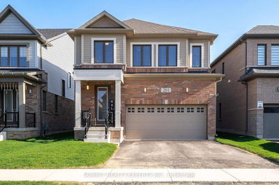 201 Leslie Davis St, North Dumfries - 