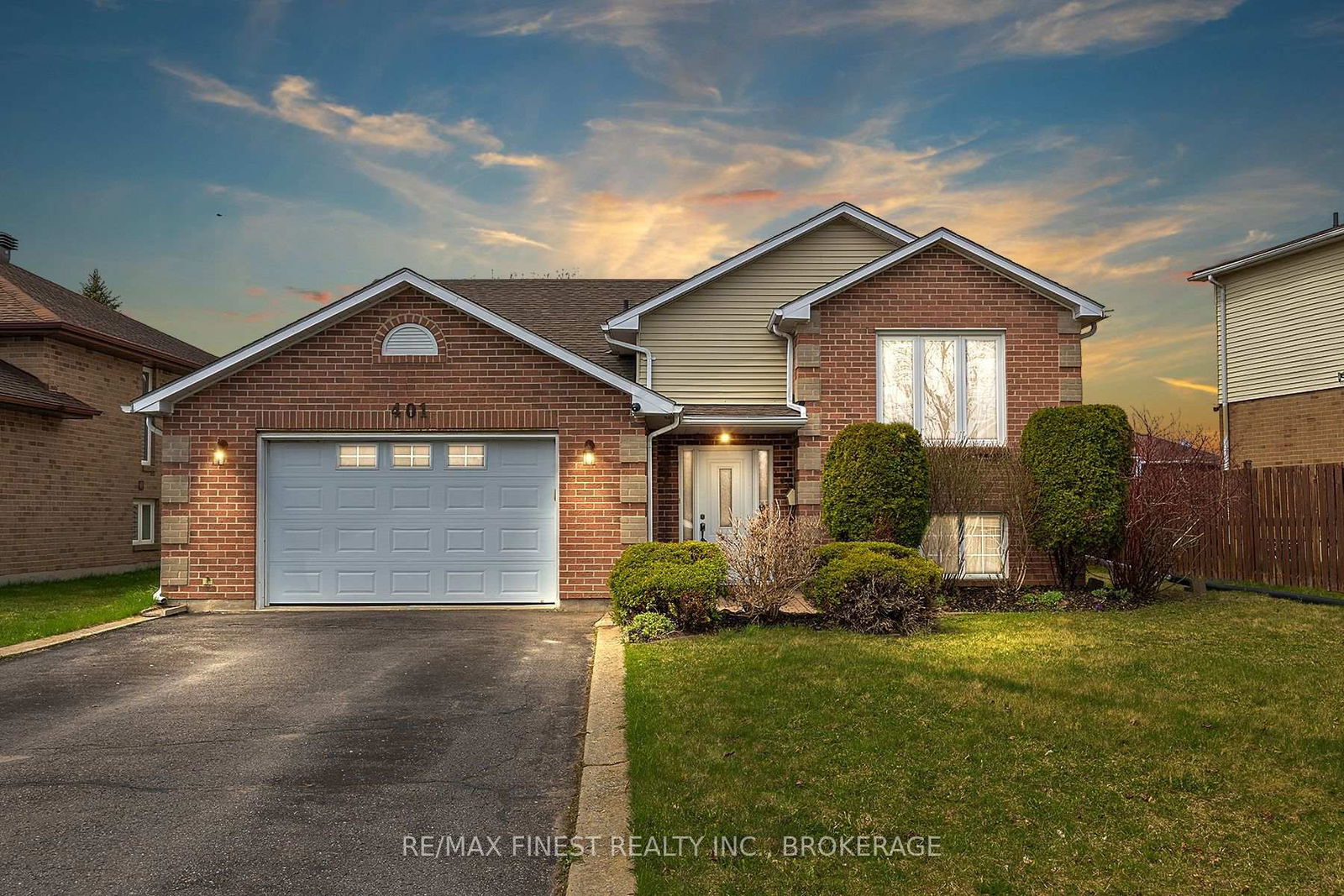 Detached House for sale at 401 Kingsdale Avenue, Kingston, East Gardiners Rd, K7M 8A1 - MLS: X12112861