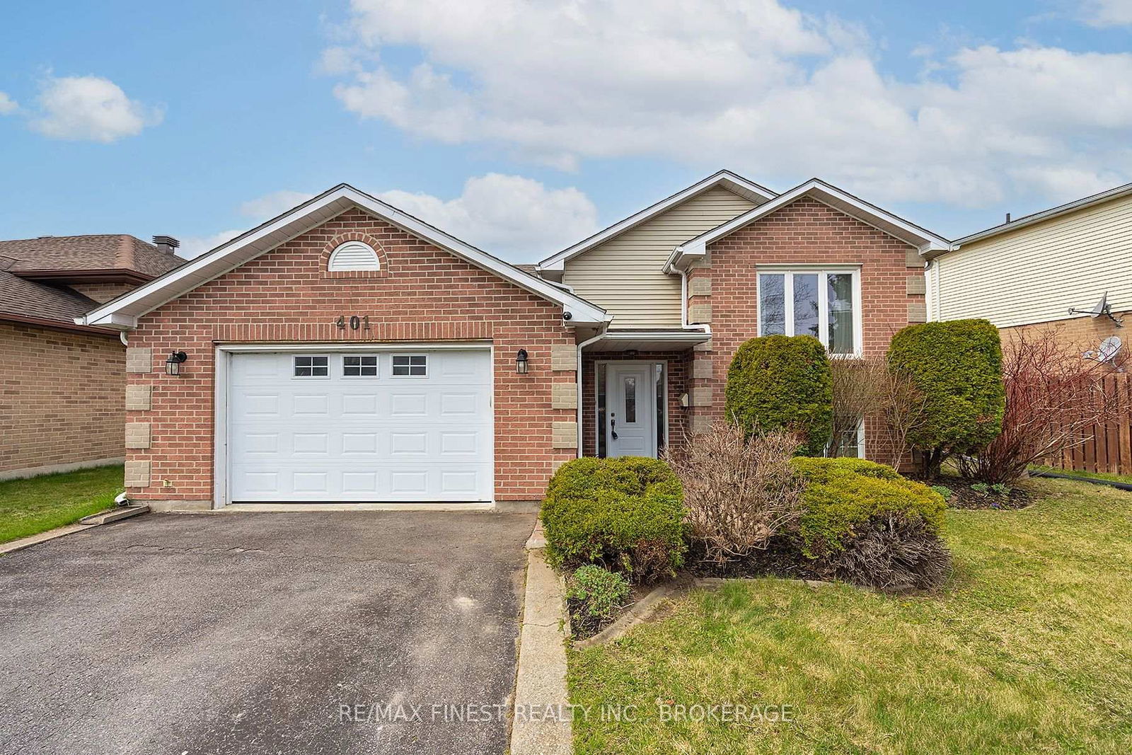 Detached House for sale at 401 Kingsdale Avenue, Kingston, East Gardiners Rd, K7M 8A1 - MLS: X12112861