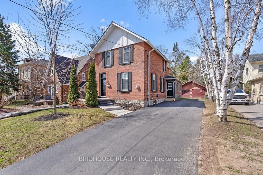 Detached House for sale at 21 Sussex Street, Kawartha Lakes, Lindsay, K9V 4H3 - MLS: X12112915