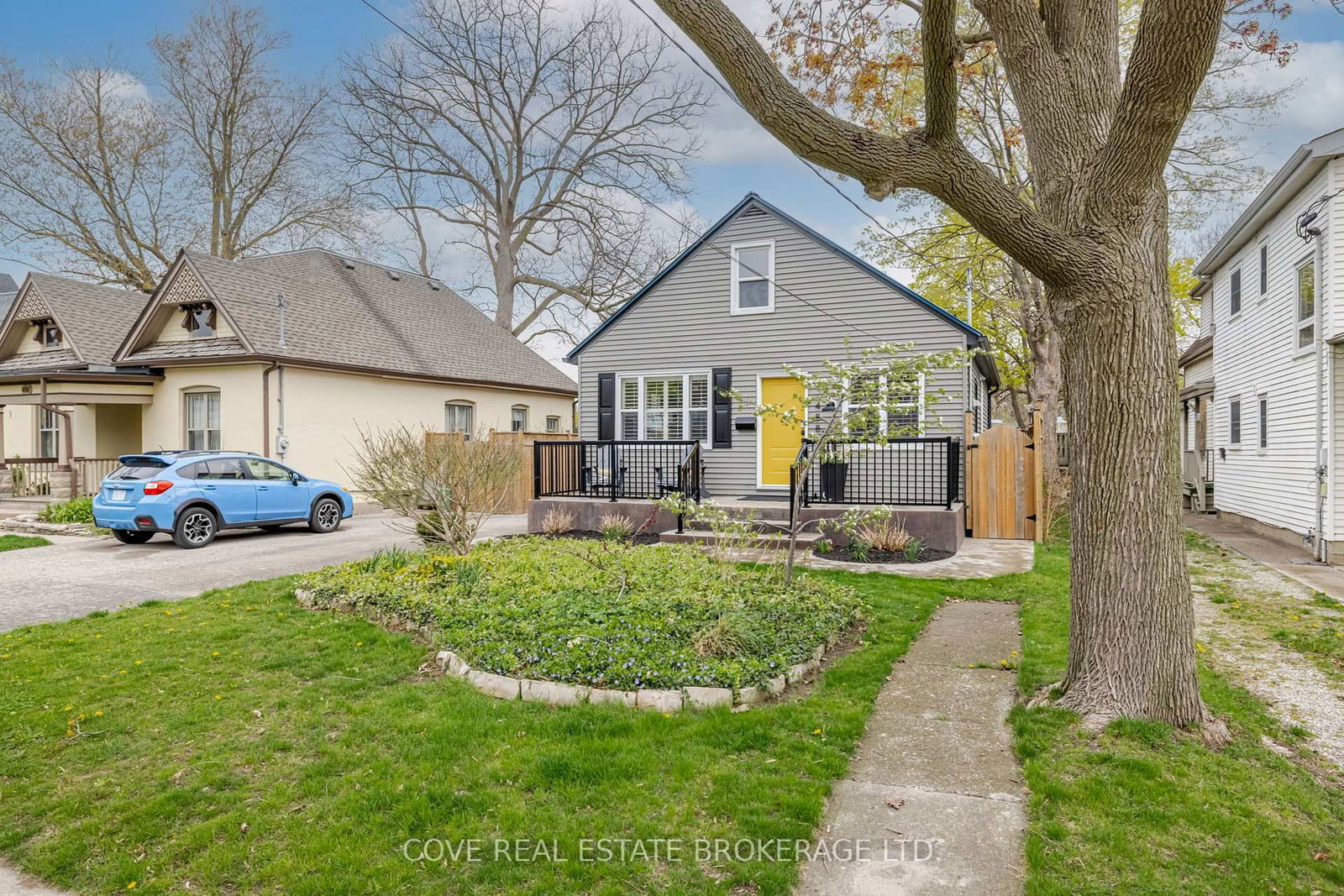Detached House for sale at 488 Central Avenue, London East, East F, N6B 2G1 - MLS: X12113018