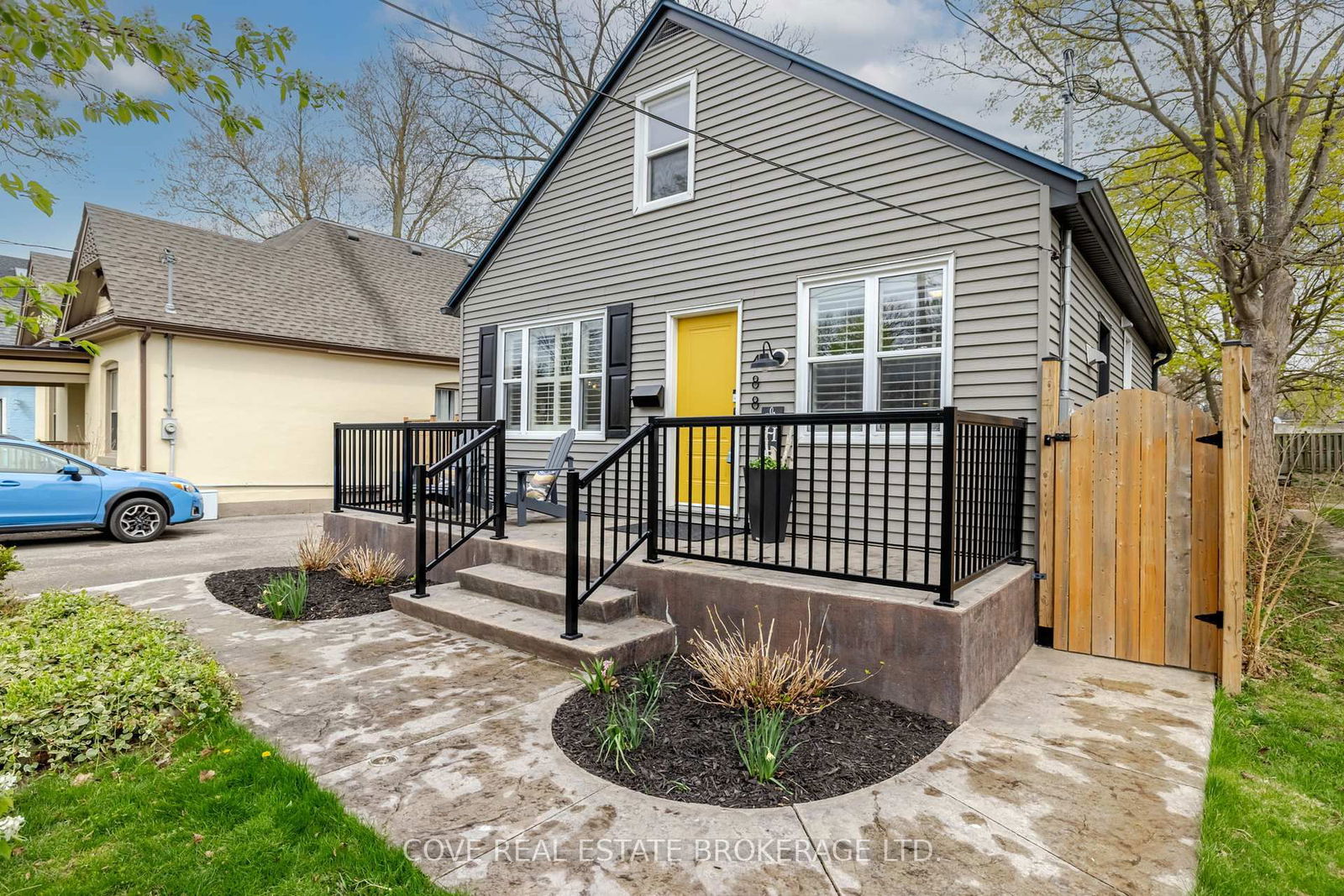 Detached House for sale at 488 Central Avenue, London East, East F, N6B 2G1 - MLS: X12113018