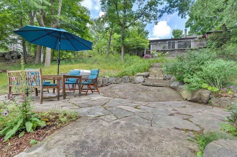 18 Hickory Lane, Perth Road - Frontenac South image-0-0