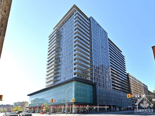 1705 - 324 Laurier Avenue