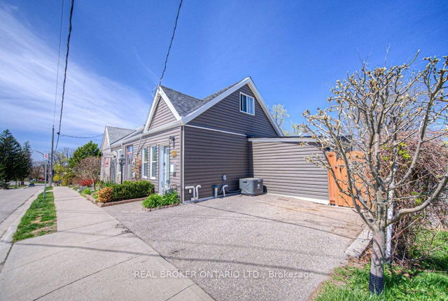 157 Henderson Street